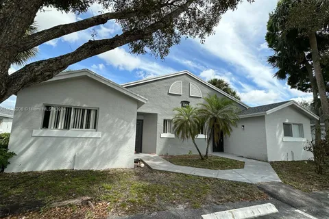 1056 Lake Victoria Dr # B, West Palm Beach FL 33411