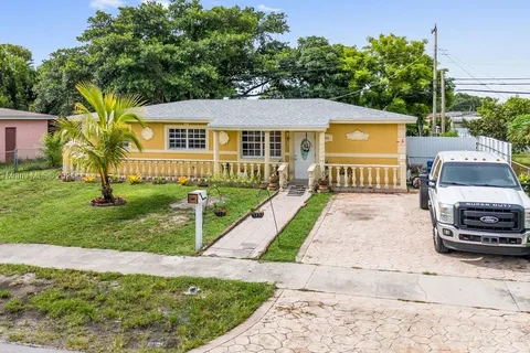 3300 NW 173rd Ter, Miami Gardens FL 33056