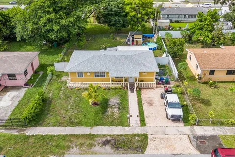 3300 NW 173rd Ter, Miami Gardens FL 33056