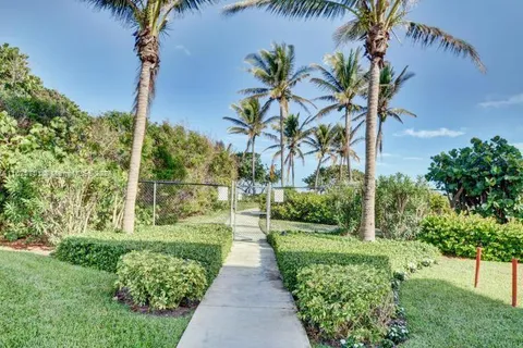 101 Ocean Bluffs Blvd # 106, Jupiter FL 33477