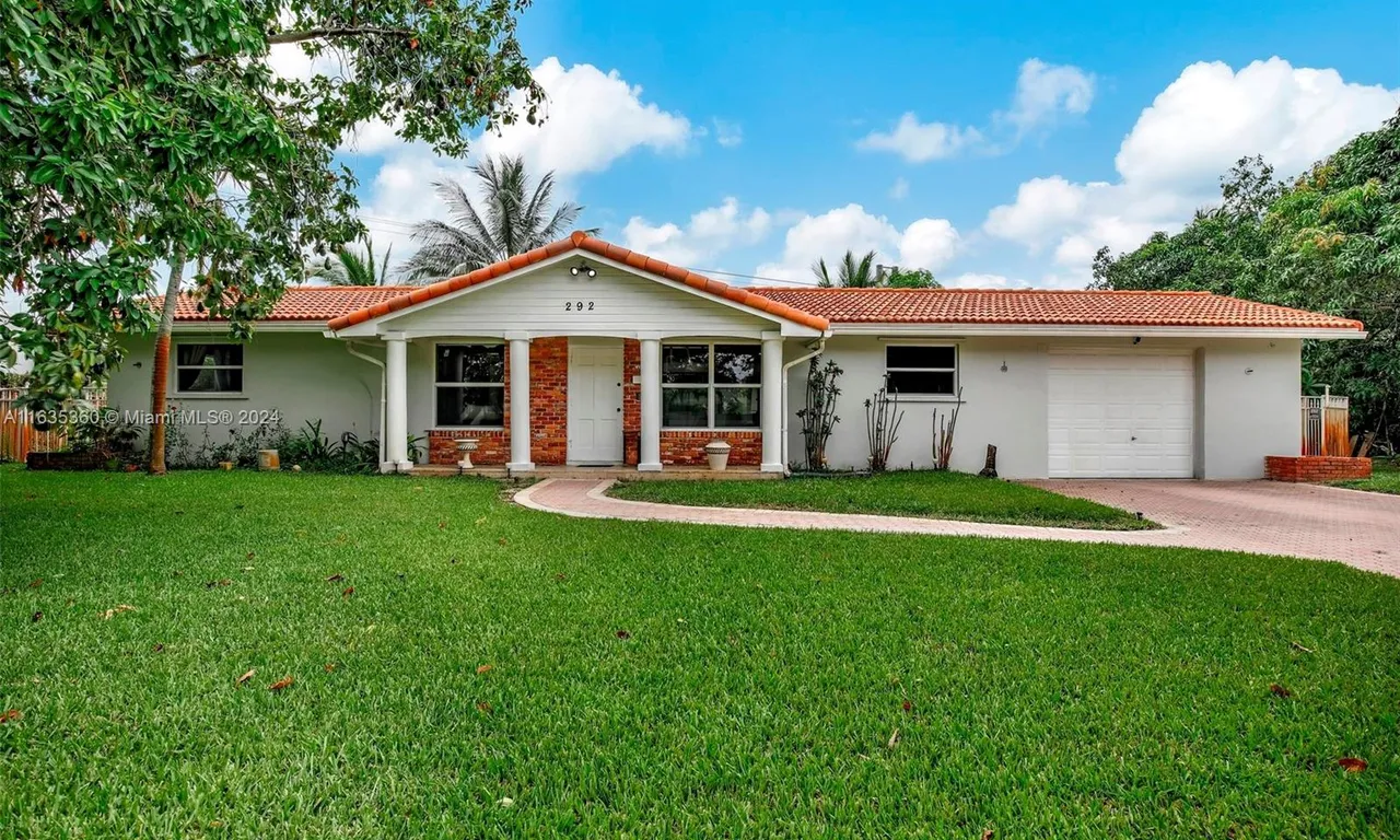 292 SW 52nd Ave, Plantation FL 33317