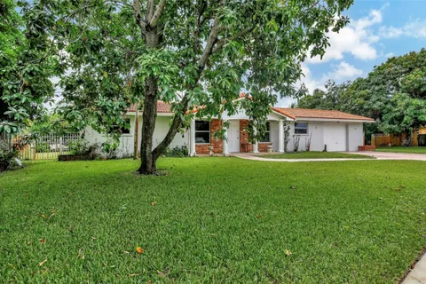 292 SW 52nd Ave, Plantation FL 33317