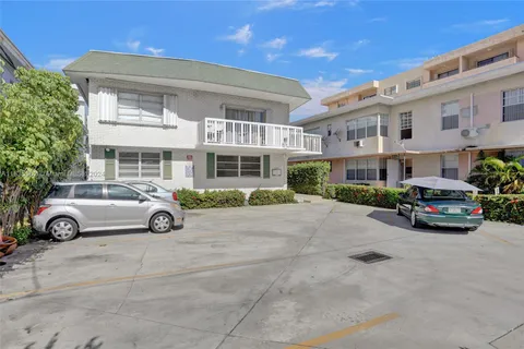 6856 Abbott Ave # 6, Miami Beach FL 33141