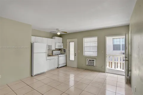 6856 Abbott Ave # 6, Miami Beach FL 33141