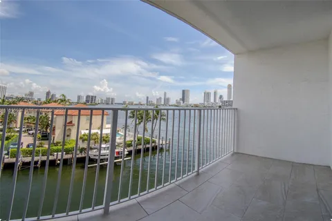 4000 NE 170th St # 501, North Miami Beach FL 33160