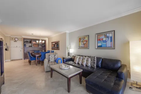 1950 S Ocean Dr # 11K, Hallandale Beach FL 33009