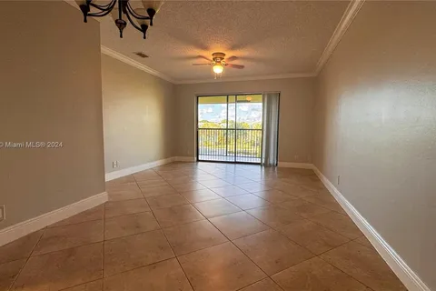 9000 NW 28th Dr # 304, Coral Springs FL 33065