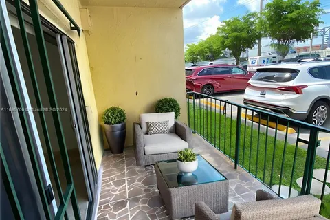 4525 W 20 AV # 123, Hialeah FL 33012