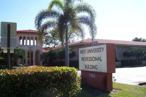 7500 NW 5th St # 111, Plantation FL 33317
