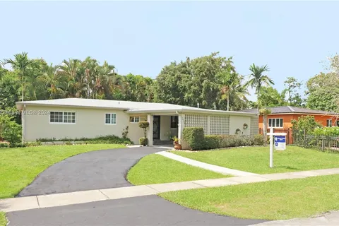 130 NE 133rd St, North Miami FL 33161