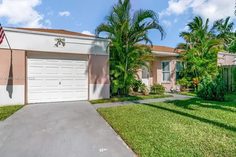 22107 SW 97th Ct, Cutler Bay FL 33190