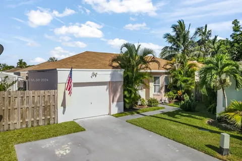 22107 SW 97th Ct, Cutler Bay FL 33190