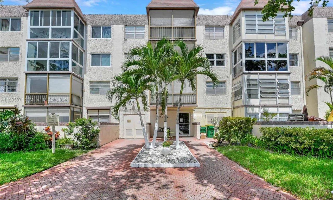 1681 NW 70th Ave # 205, Plantation FL 33313