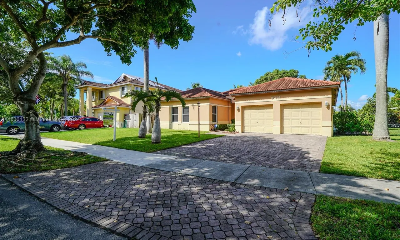 9214 SW 212th Ter, Cutler Bay FL 33189