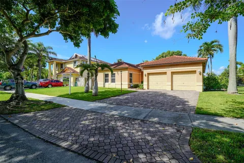 9214 SW 212th Ter, Cutler Bay FL 33189