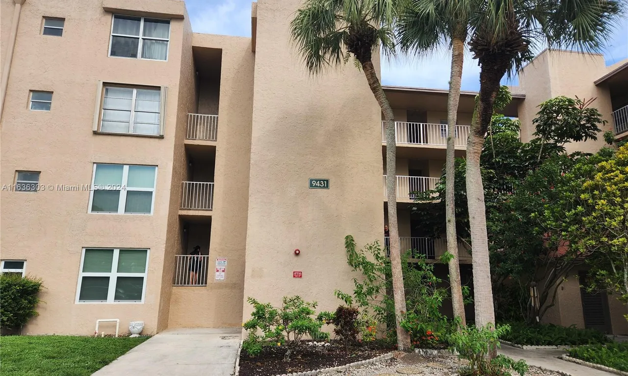 9431 Live Oak Pl # 106, Davie FL 33324