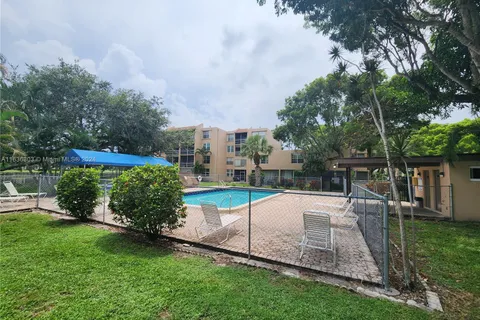 9431 Live Oak Pl # 106, Davie FL 33324