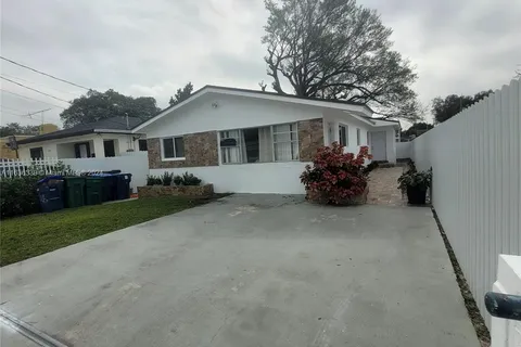 2126 NW 47th Ter, Miami FL 33142