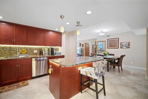 2301 S Ocean Dr # 907, Hollywood FL 33019