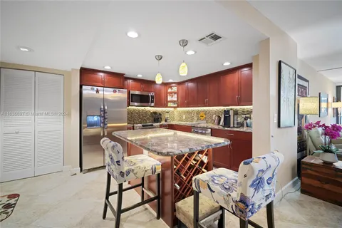 2301 S Ocean Dr # 907, Hollywood FL 33019