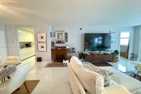 2030 S Ocean Dr # 1518, Hallandale Beach FL 33009