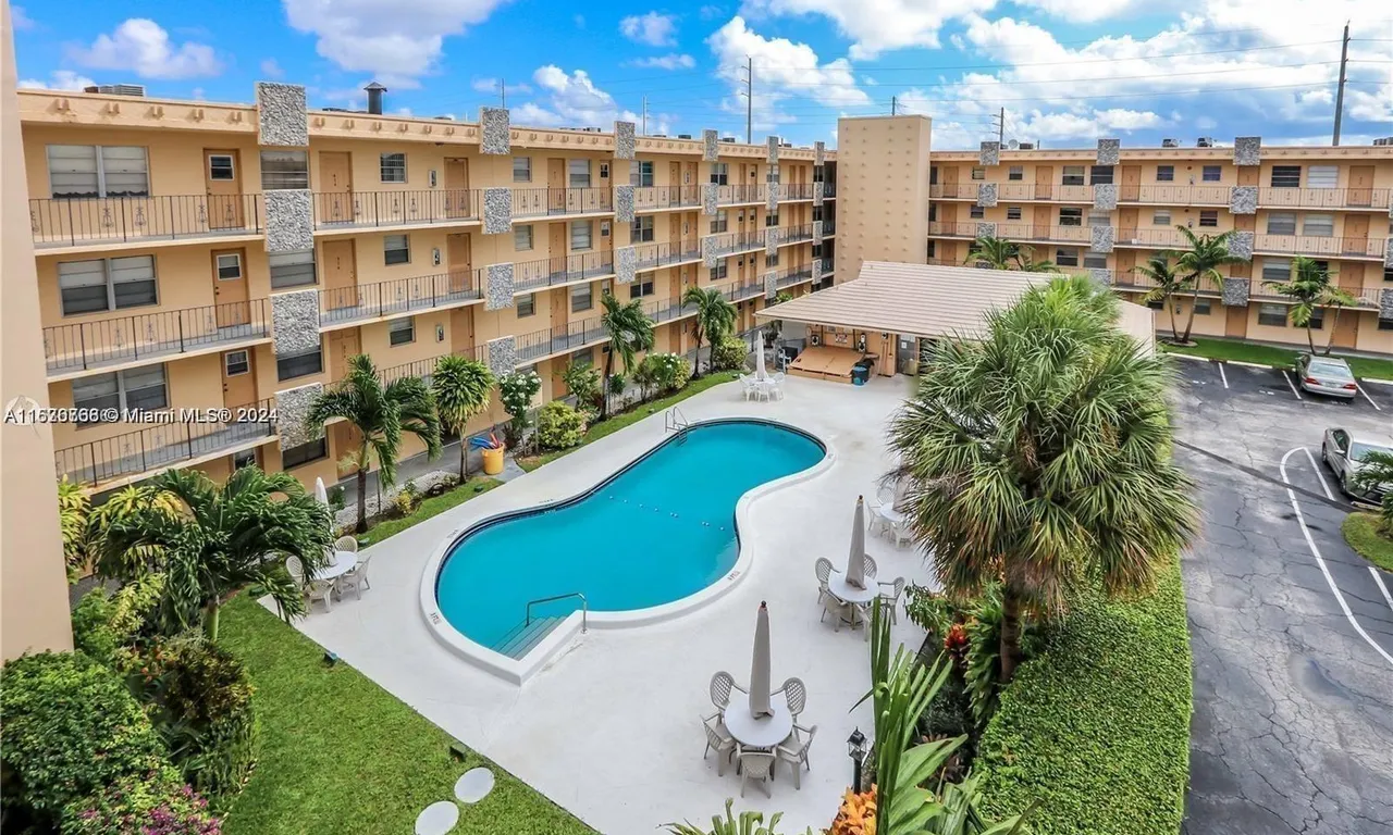 2145 Pierce St # 421, Hollywood FL 33020