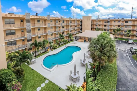 2145 Pierce St # 421, Hollywood FL 33020