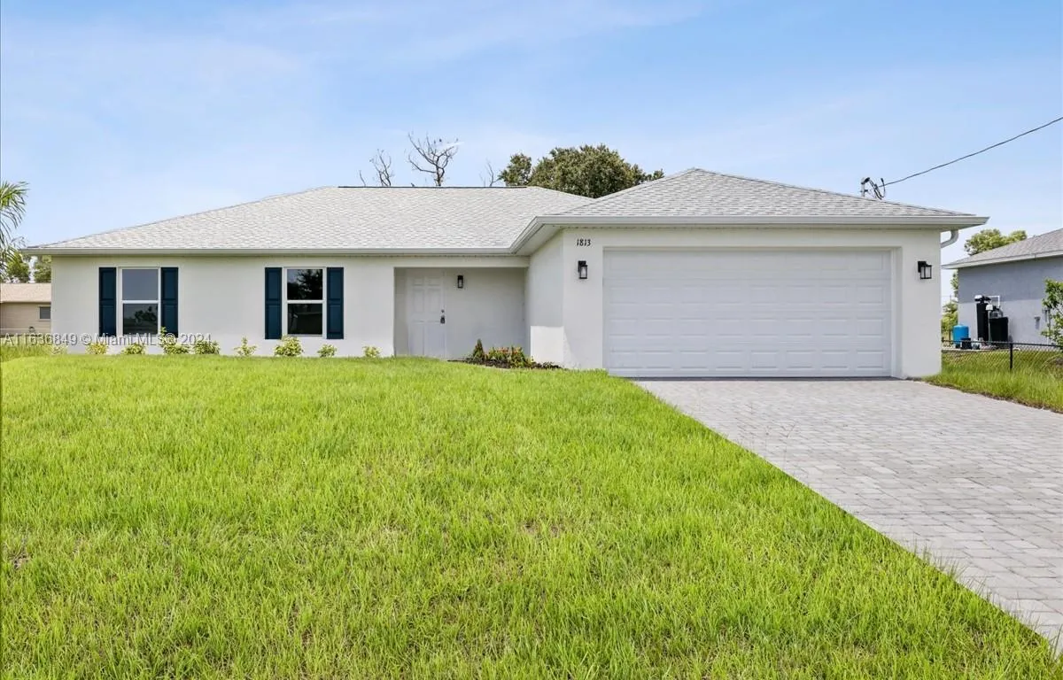 1813 NW 16th TER, Cape Coral FL 33993