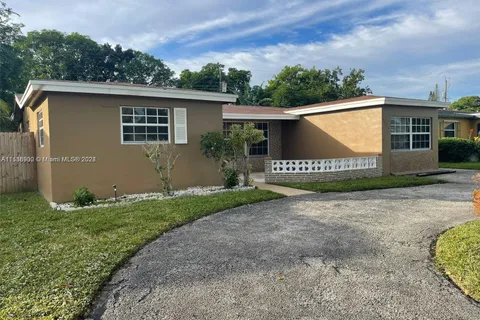 3156 NW 41st St, Lauderdale Lakes FL 33309