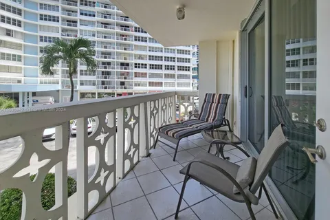 1825 S Ocean Dr # 206, Hallandale Beach FL 33009