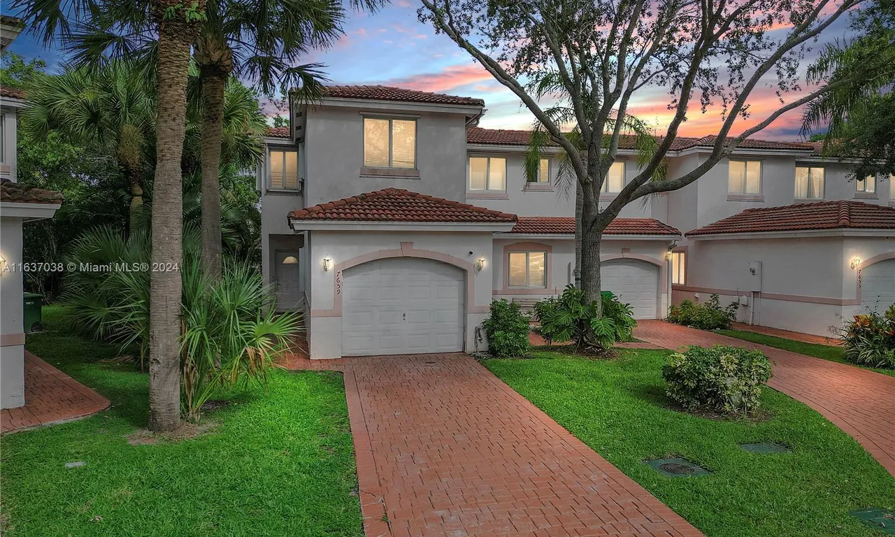 7659 Tamarac Island Circle, Tamarac FL 33321