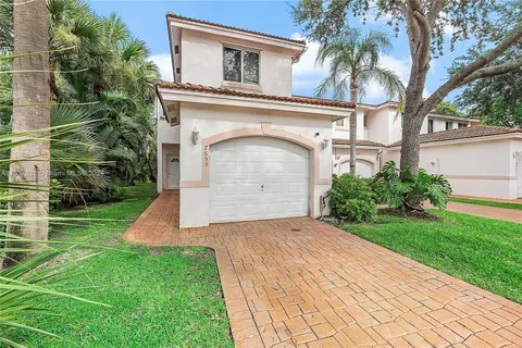 7659 Tamarac Island Circle, Tamarac FL 33321