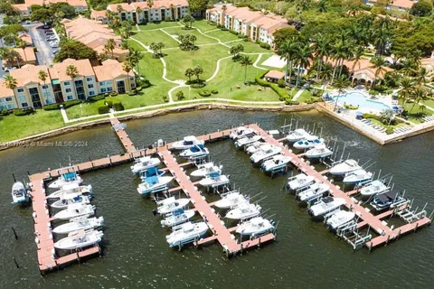 110 Yacht Club Way # 102, Hypoluxo FL 33462