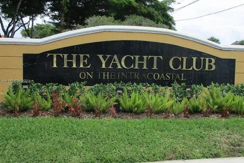 110 Yacht Club Way # 102, Hypoluxo FL 33462