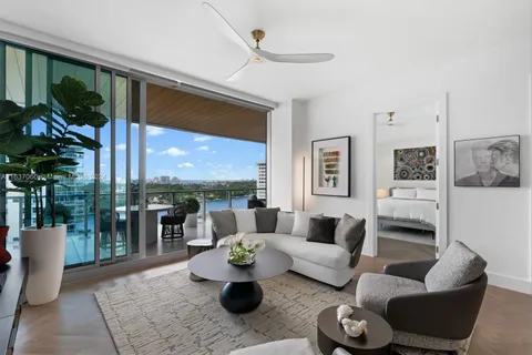 5775 Collins Ave # 1005, Miami Beach FL 33140