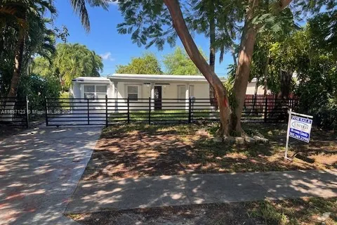 1787 NE 179th St, North Miami Beach FL 33162