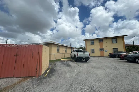 231 E 7th St, Hialeah FL 33010