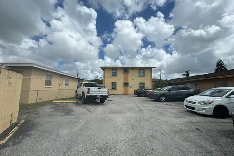 231 E 7th St, Hialeah FL 33010