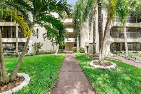 6328 W Longboat Ln W # 104, Boca Raton FL 33433