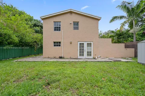 1680 NE 168th St, North Miami Beach FL 33162