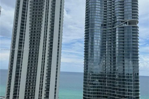 100 Bayview Dr, Sunny Isles Beach FL 33160