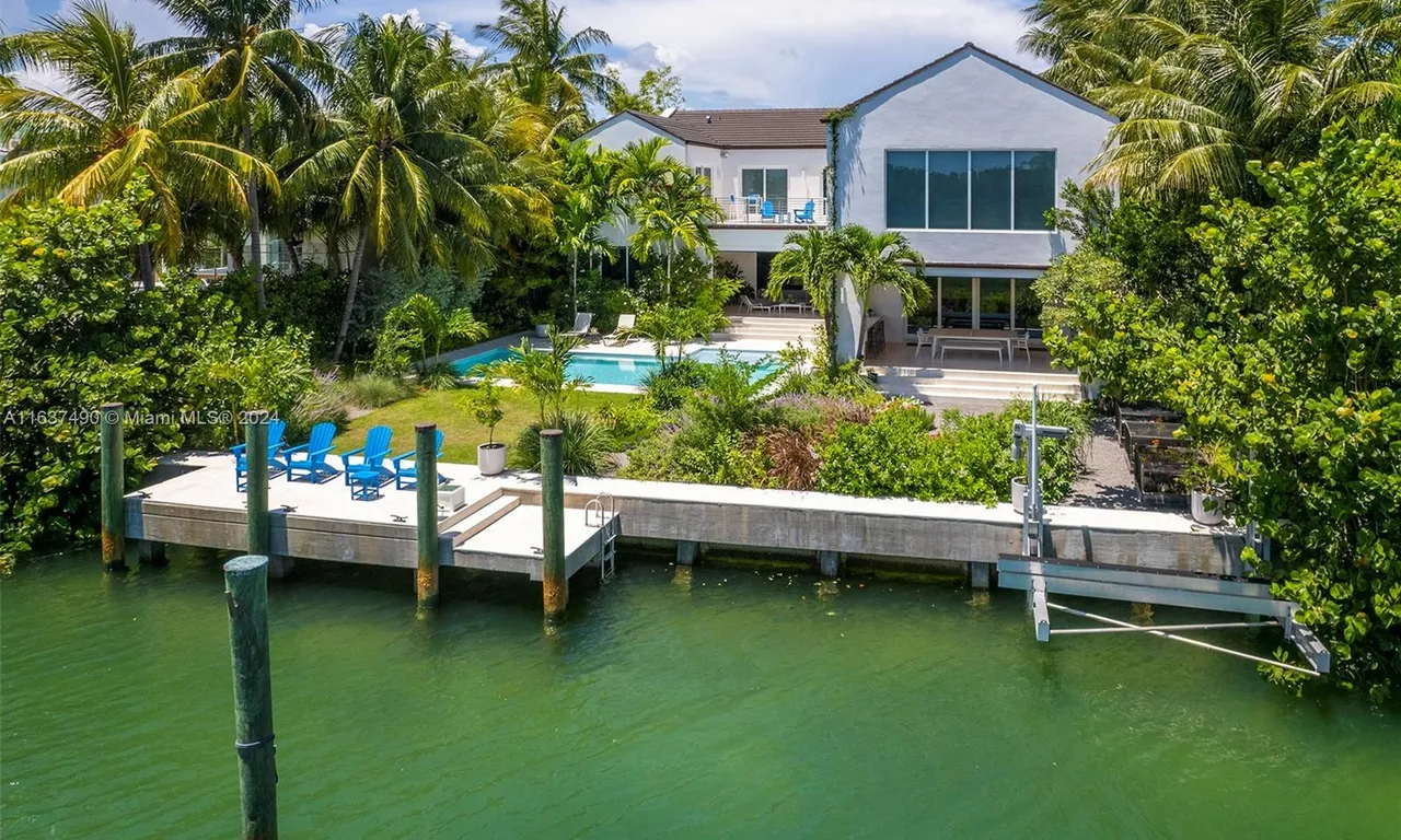 180 Cape Florida Dr, Key Biscayne FL 33149