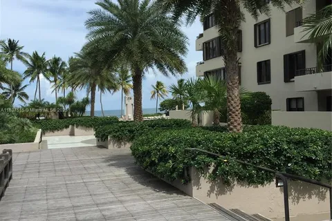 201 Crandon Blvd # 207, Key Biscayne FL 33149