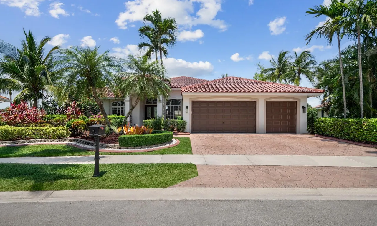 2522 Monterey Ct, Weston FL 33327