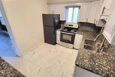 720 NE 5th St # 1, Hallandale Beach FL 33009
