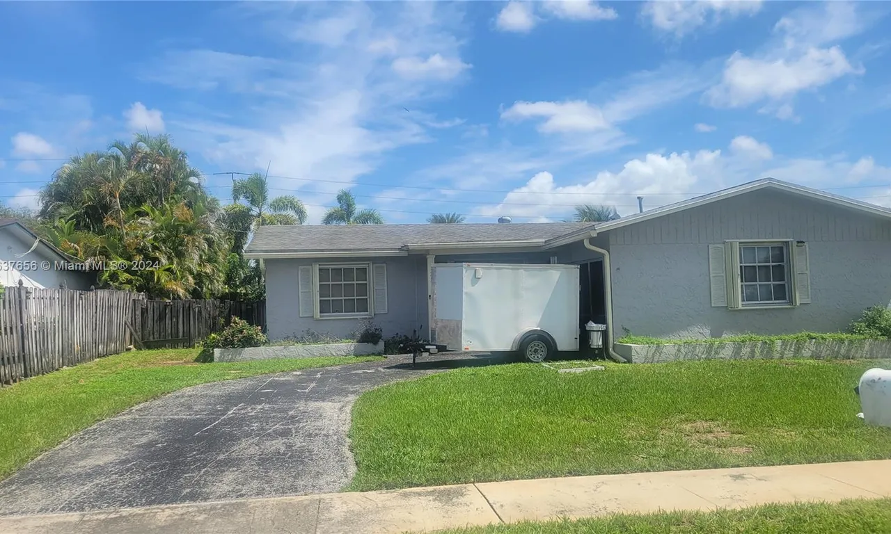 12211 NW 29th Pl, Sunrise FL 33323