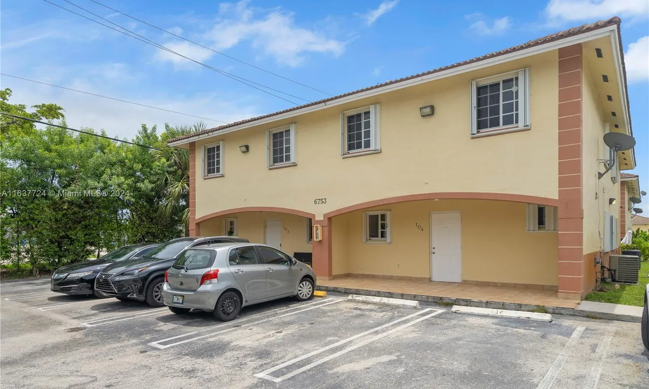 6753 NW 182nd St # 104, Hialeah FL 33015