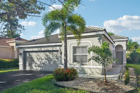 1283 Chinaberry Dr, Weston FL 33327