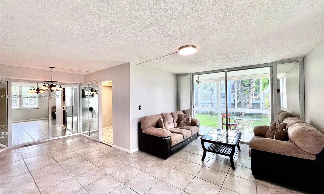 9201 Lime Bay Blvd # 207, Tamarac FL 33321