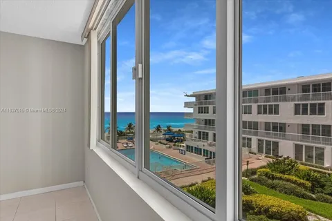 5401 Collins Ave # 312, Miami Beach FL 33140